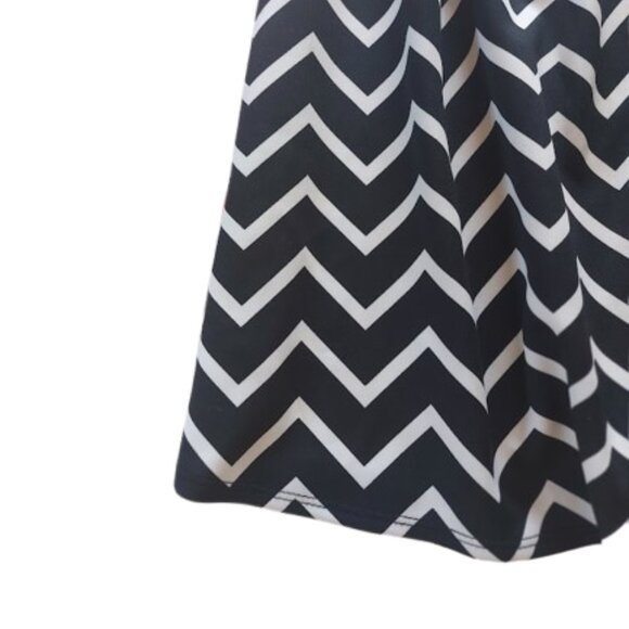 Black and White A-Line Flared Skirt  Size Medium - Picture 3 of 3